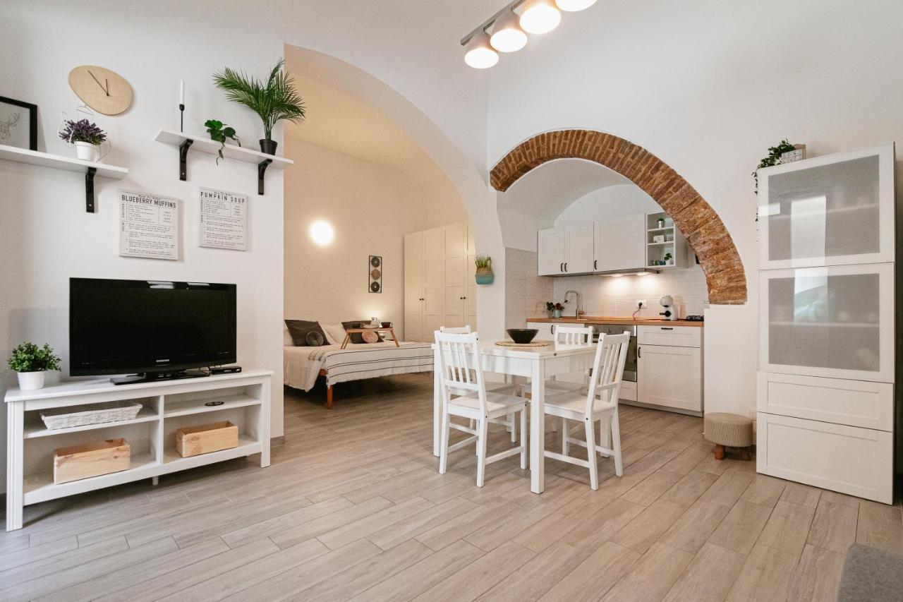 Zefiro21 Tiny House Apartment Termoli Bagian luar foto