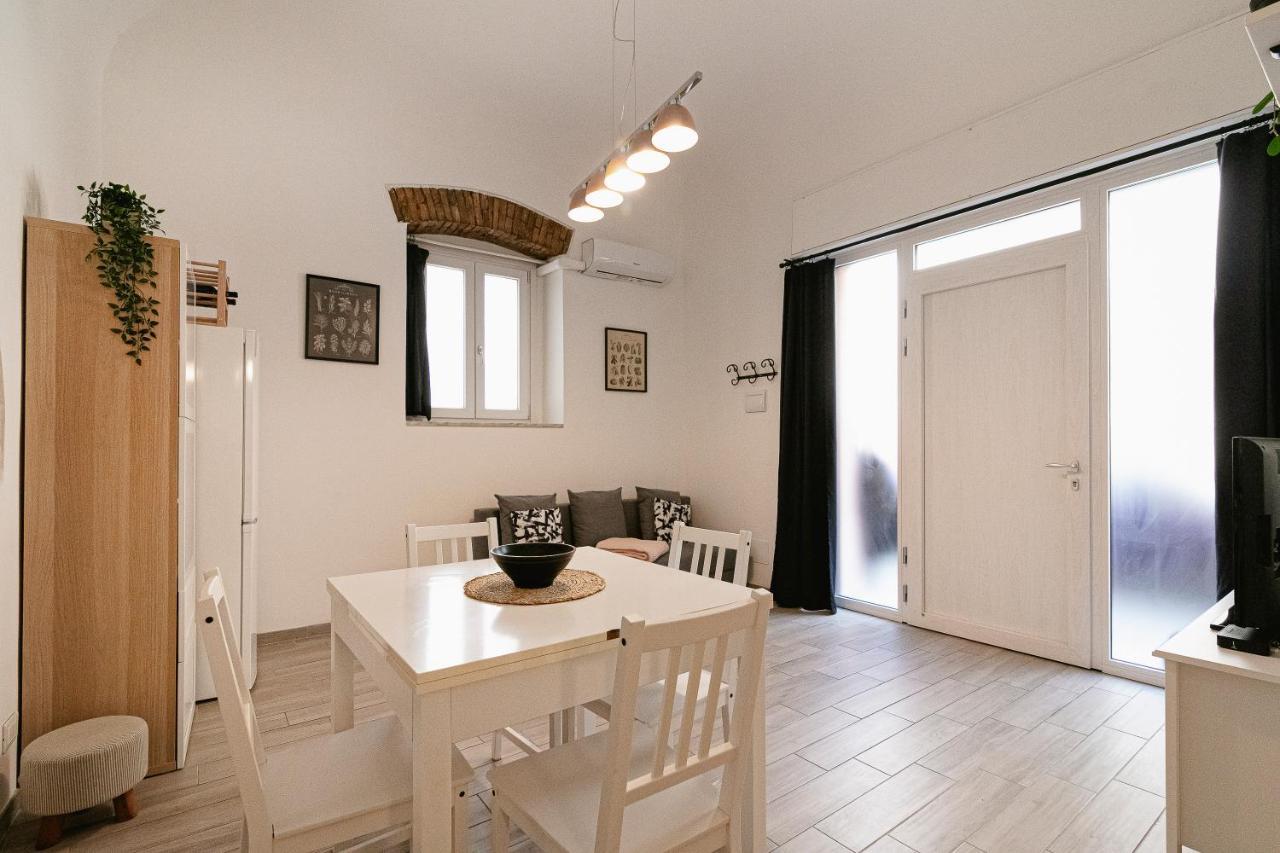 Zefiro21 Tiny House Apartment Termoli Bagian luar foto
